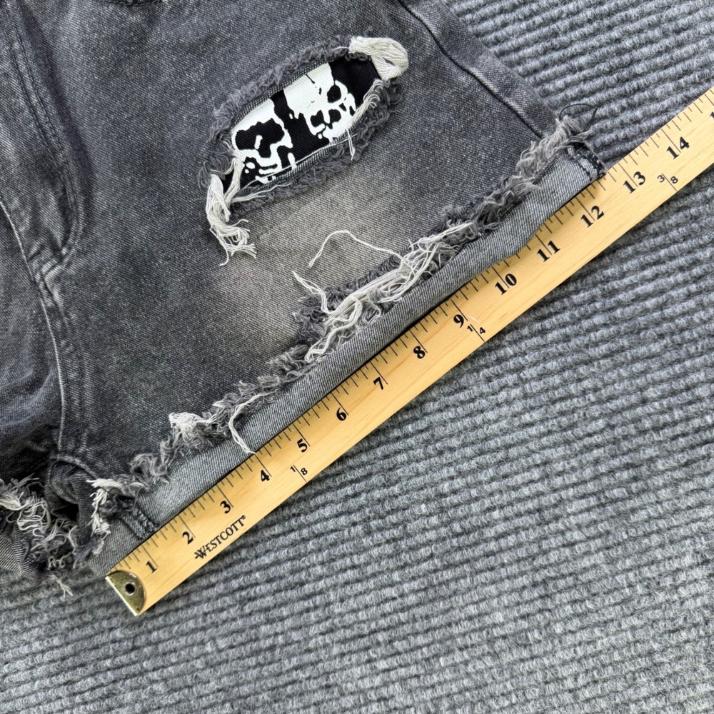 NEW Romwe Black Distressed Denim Shorts Skull Patch Ripped Fray Hem Women Medium - Picture 13 of 14